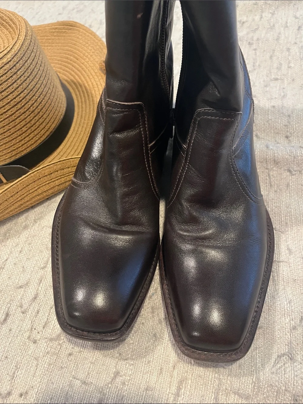 ANTONIO MELANI sleek black
